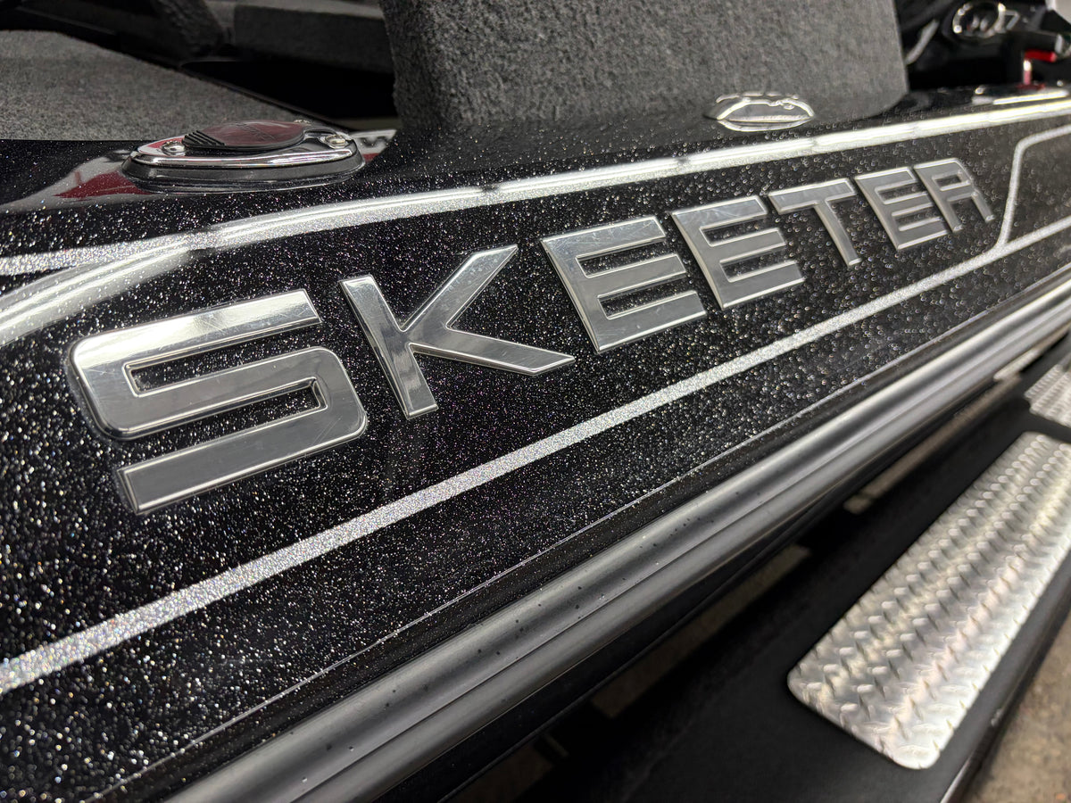 SKEETER EMBLEM CHROME RAISED DECAL