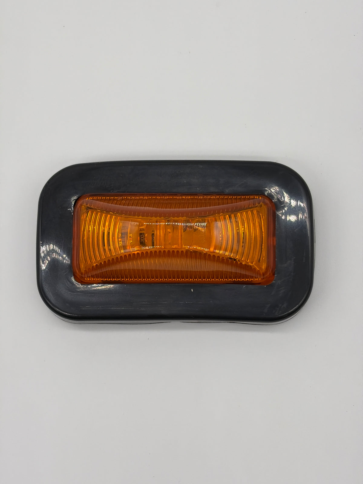 SKEETER TRAILER SIDE AMBER MARKER LIGHT FLAT GROMMET