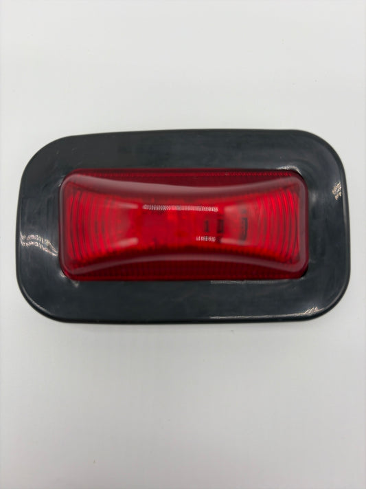 SKEETER TRAILER SIDE RED MARKER LIGHT FLAT GROMMET