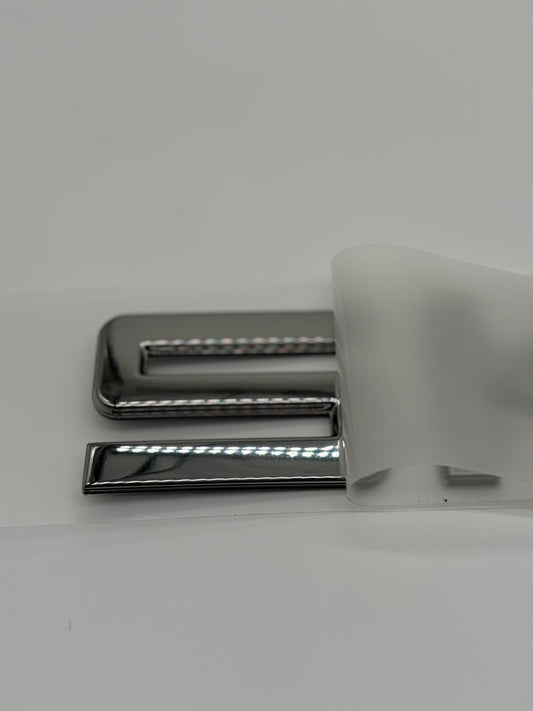 SKEETER EMBLEM CHROME RAISED DECAL